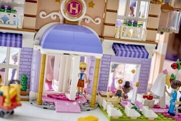 LEGO® Heartlake City Grand Hotel