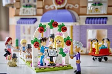 LEGO® Heartlake City Grand Hotel