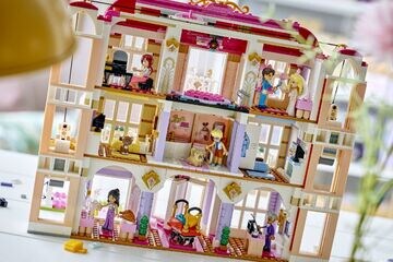 LEGO® Heartlake City Grand Hotel