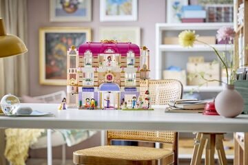 LEGO® Heartlake City Grand Hotel