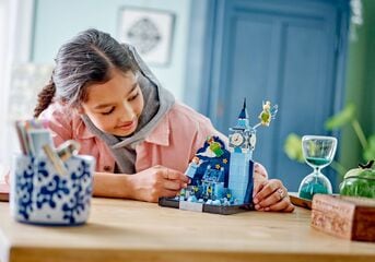 LEGO® Peter Pan & Wendy's Flight over London