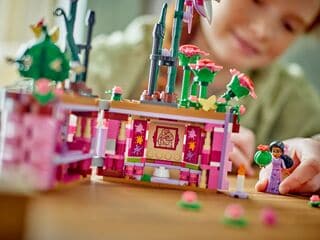 أصيص زهور إيزابيلا من LEGO®