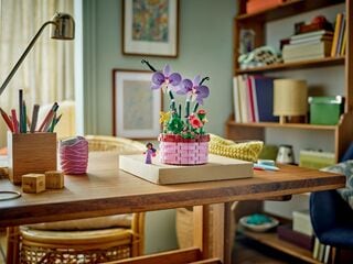 أصيص زهور إيزابيلا من LEGO®