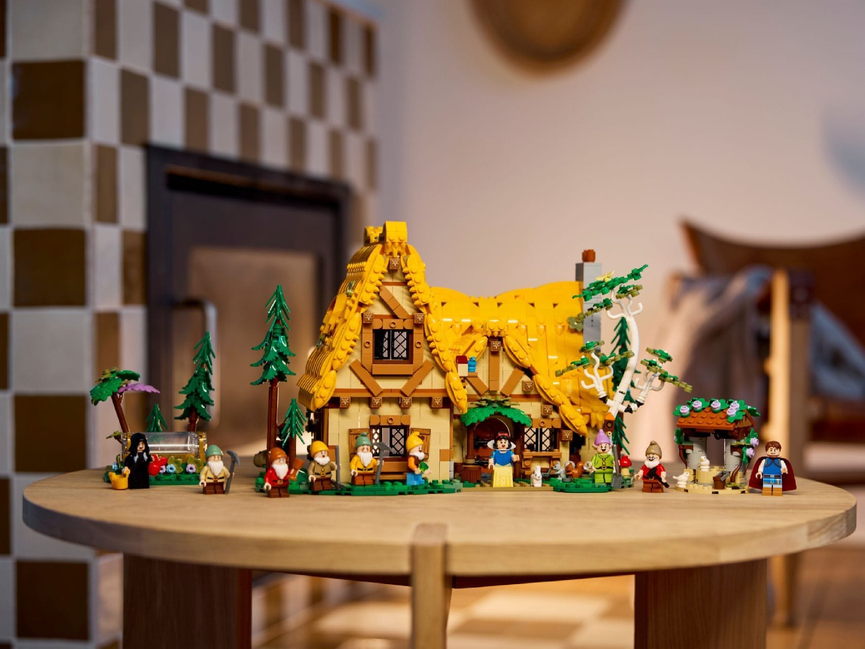 LEGO® Snow White and the Seven Dwarfs' Cottage