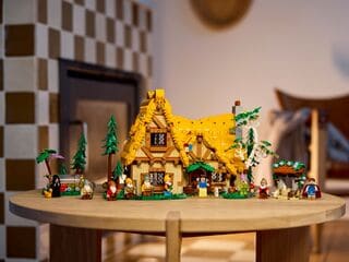 LEGO® Snow White and the Seven Dwarfs' Cottage