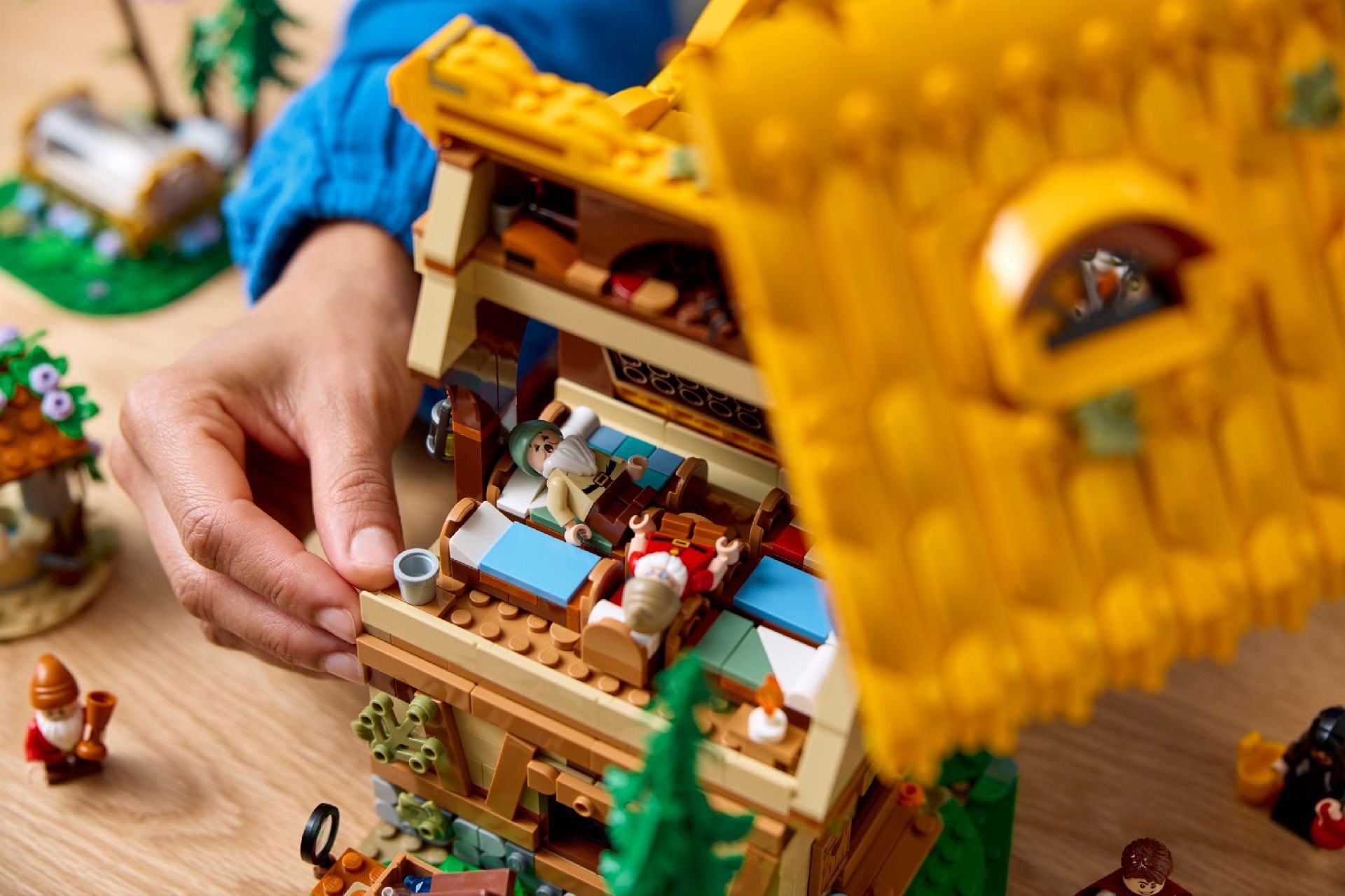 LEGO® Snow White and the Seven Dwarfs' Cottage
