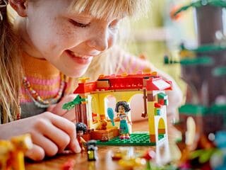 مجموعة بناء محمية أنطونيو للحيوانات من LEGO®