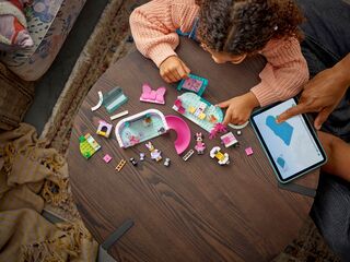 LEGO® Minnie's Pet Hotel