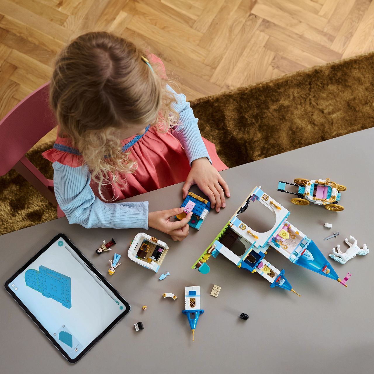 LEGO® Cinderella's Castle & Horse Carriage