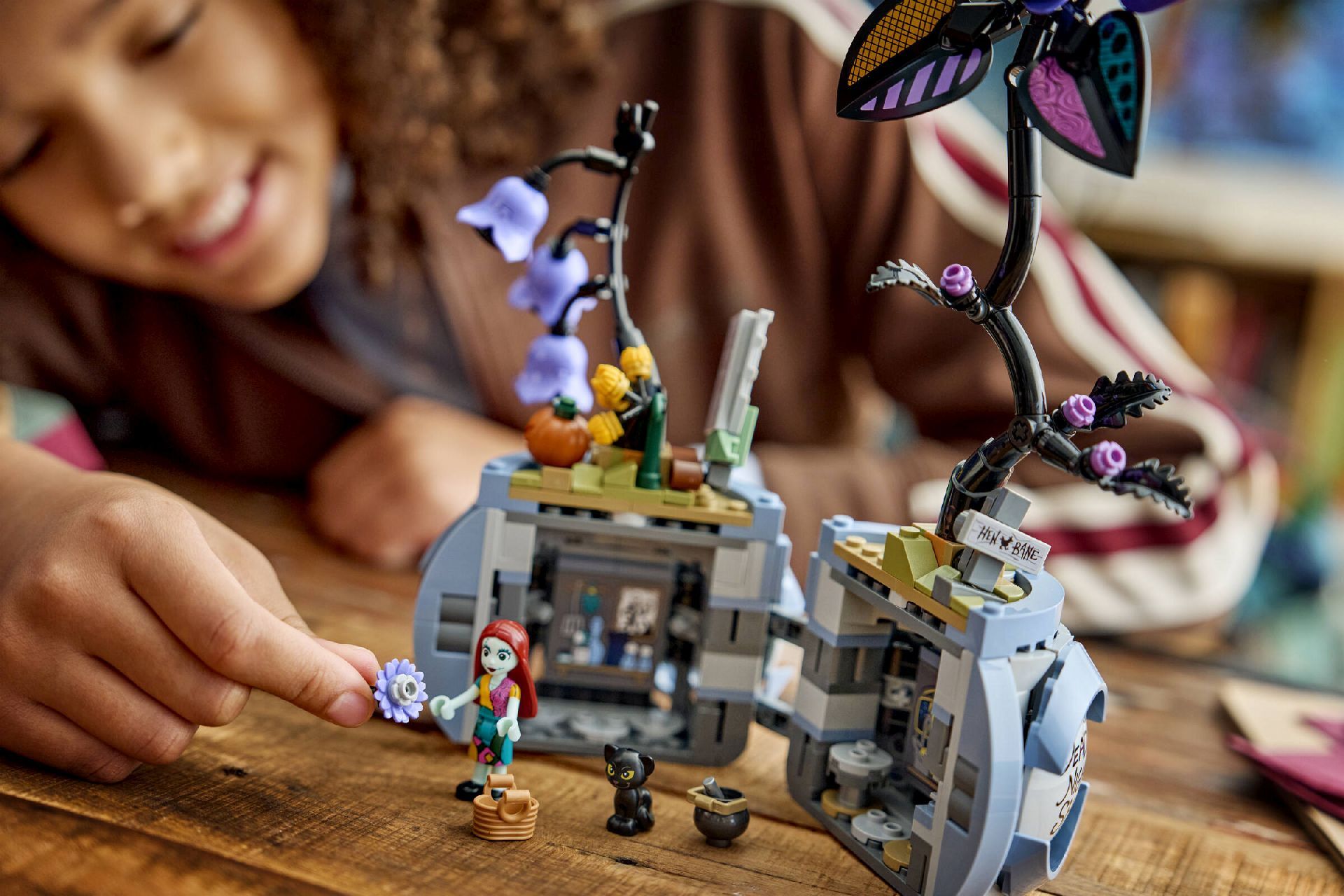 LEGO® Sally's Flowerpot