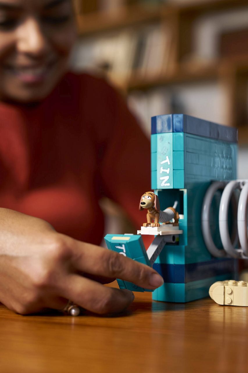 LEGO® Toy Story Slinky Dog Bookends