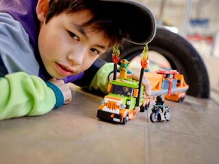 LEGO® Stunt Show Truck