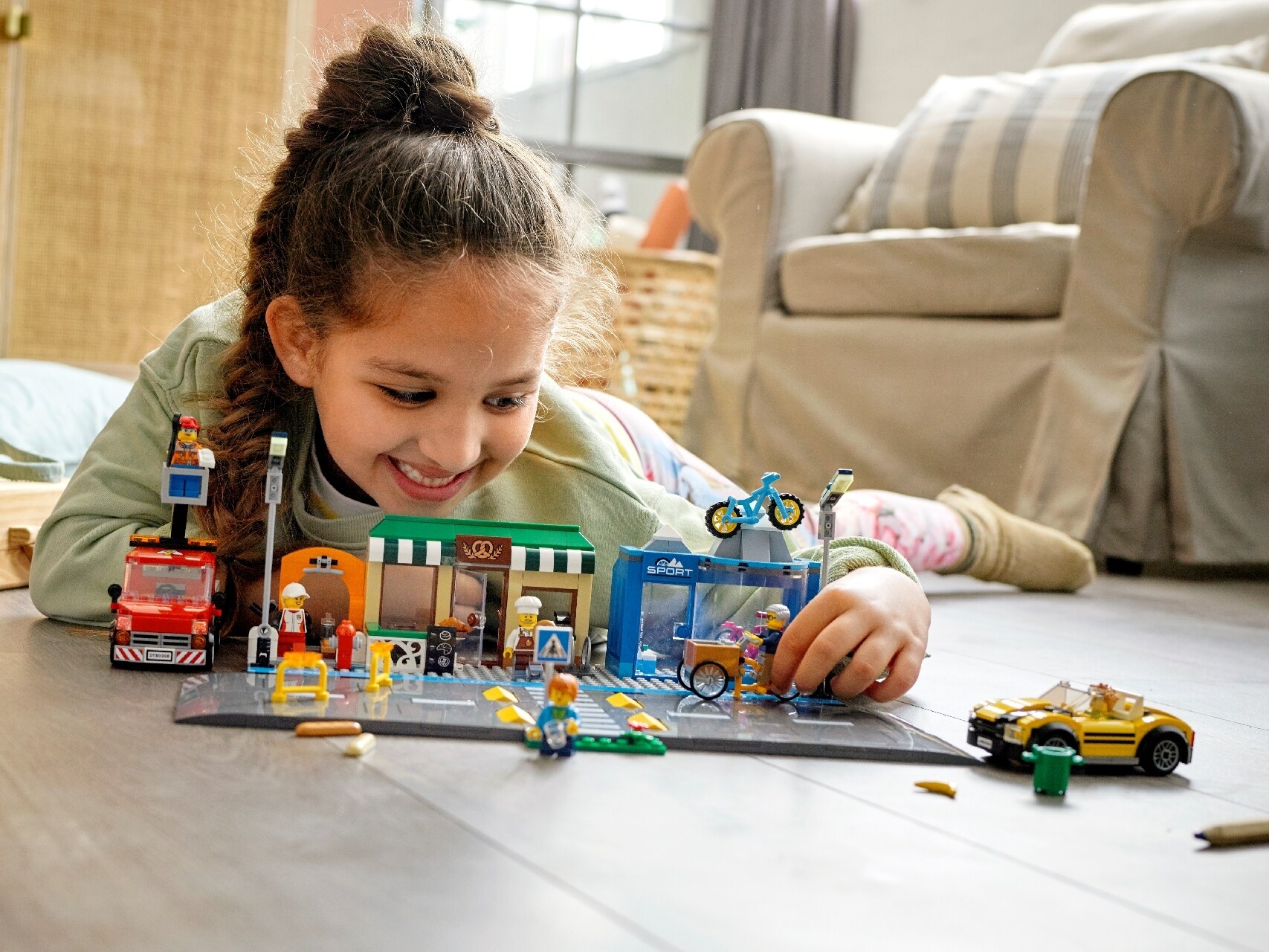 LEGO® City Shopping Street