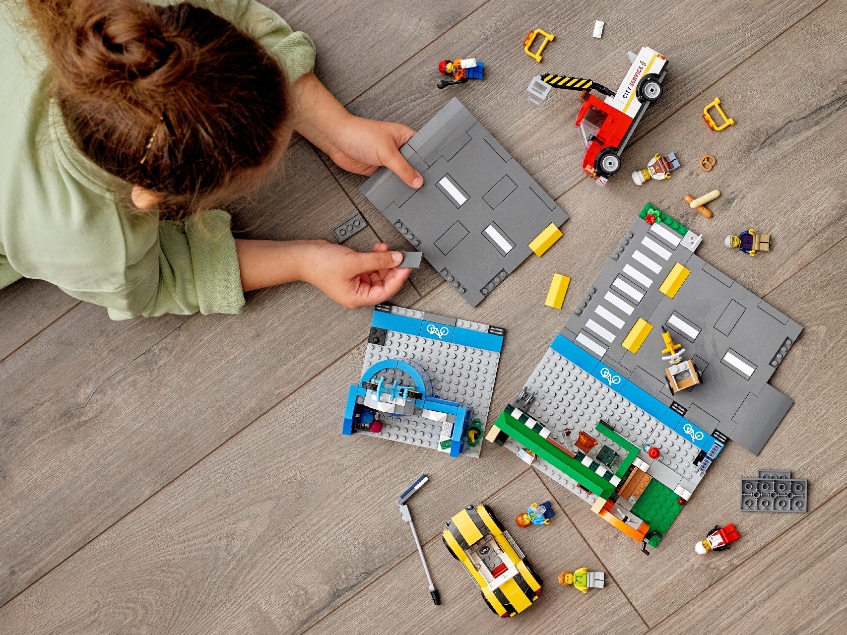 LEGO® City Shopping Street