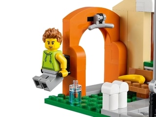 LEGO® City Shopping Street