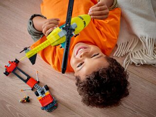 LEGO® Rescue Helicopter Transport