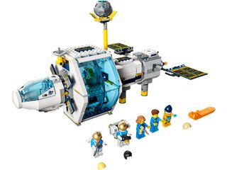 LEGO® Lunar Space Station
