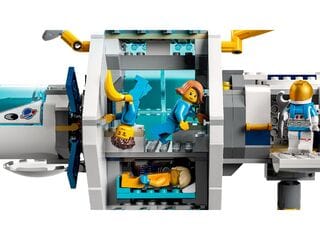 LEGO® Lunar Space Station