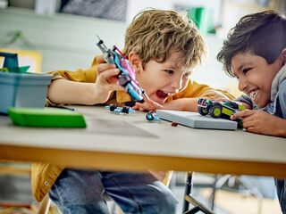 سيارات السباق المعدلة من ليغو®