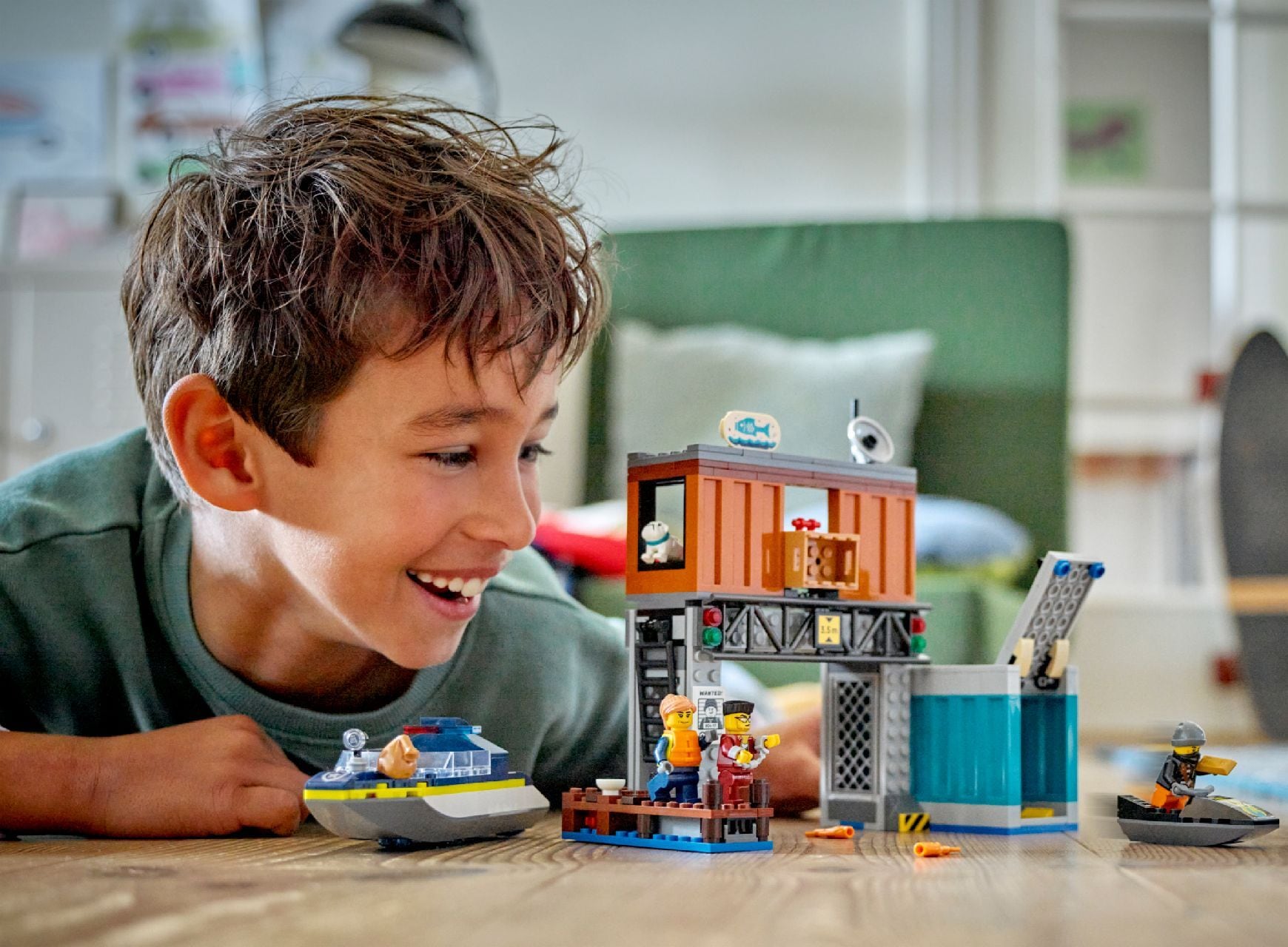 LEGO® Police Speedboat and Crooks' Hideout