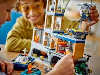 جزيرة سجن الشرطة من ليغو®