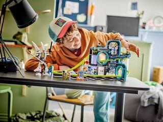 مجموعة بناء عالم الروبوتات بنمط منتزه أفعوانية من LEGO®