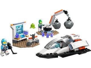 LEGO® Spaceship and Asteroid Discovery