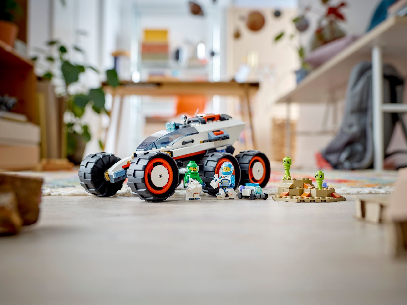 LEGO® Space Explorer Rover and Alien Life