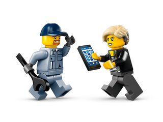 مجموعة بناء شاحنة سحب وإصلاح سيارات رياضية من LEGO®