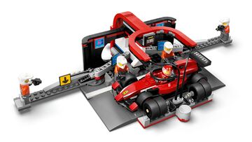 محطة خدمة F1® والطاقم مع سيارة Ferrari من LEGO®