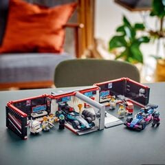 مرآب F1® وسيارات Mercedes-AMG وAlpine من LEGO®