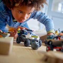 LEGO® Off-Road Police Car Chase