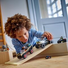 LEGO® Off-Road Police Car Chase