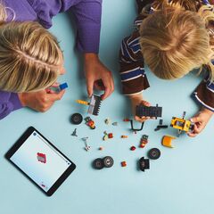 جرافة البناء الصفراء بعجلات من LEGO®