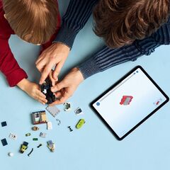 LEGO® Police Motorcycle Chase