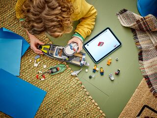 LEGO® Police Boat Chase