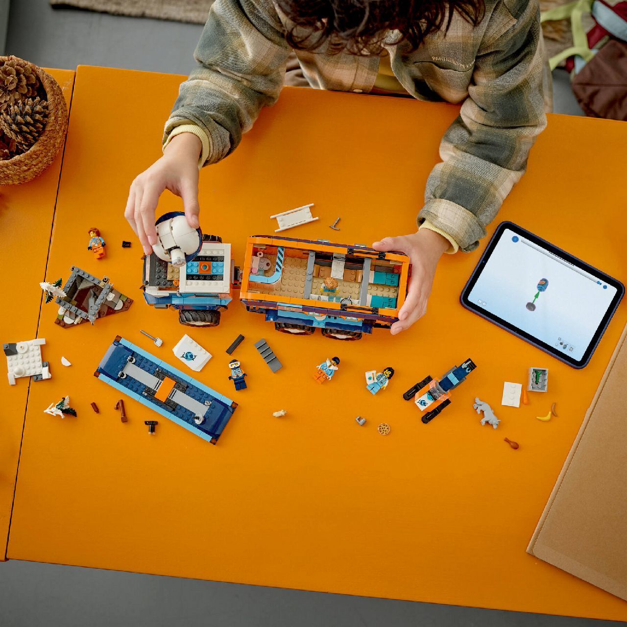 LEGO® Arctic Explorer Science Lab Truck