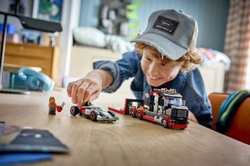 LEGO® F1® Display Truck with Audi F1® Race Car
