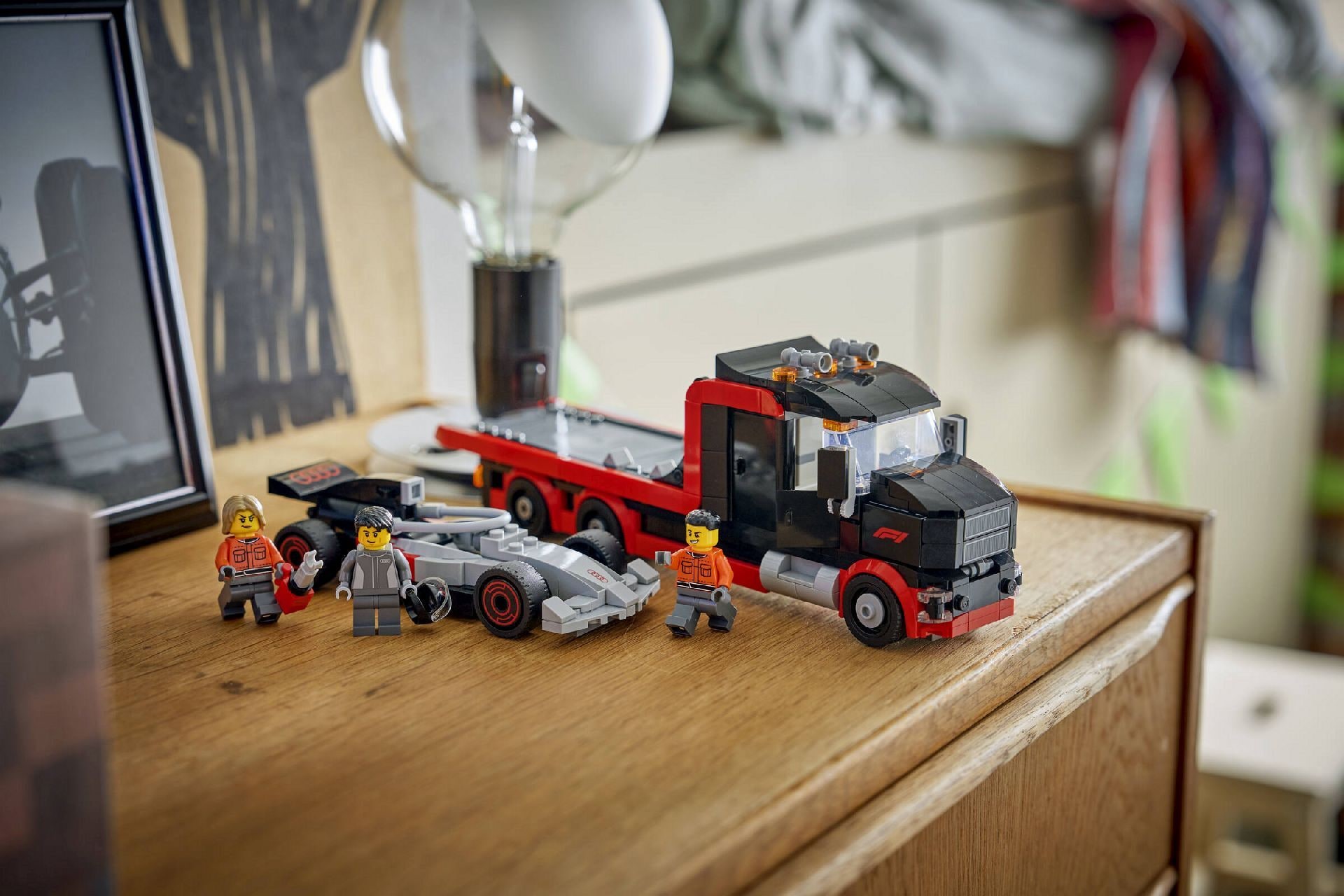 LEGO® F1® Display Truck with Audi F1® Race Car