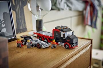 LEGO® F1® Display Truck with Audi F1® Race Car