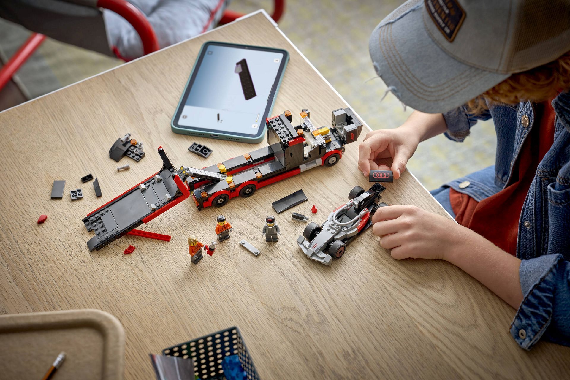 LEGO® F1® Display Truck with Audi F1® Race Car