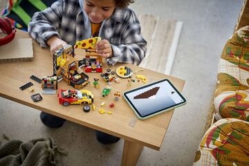 LEGO® Pizza Delivery Experience with Vehicles