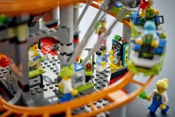 LEGO® Lava Land Roller Coaster Park