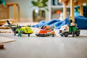 LEGO® Airplane, Service Truck & Hovercraft Remix
