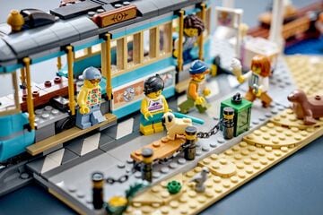 LEGO® Classic Beach Streetcar