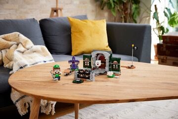 LEGO® Luigi’s Mansion™ Entryway Expansion Set