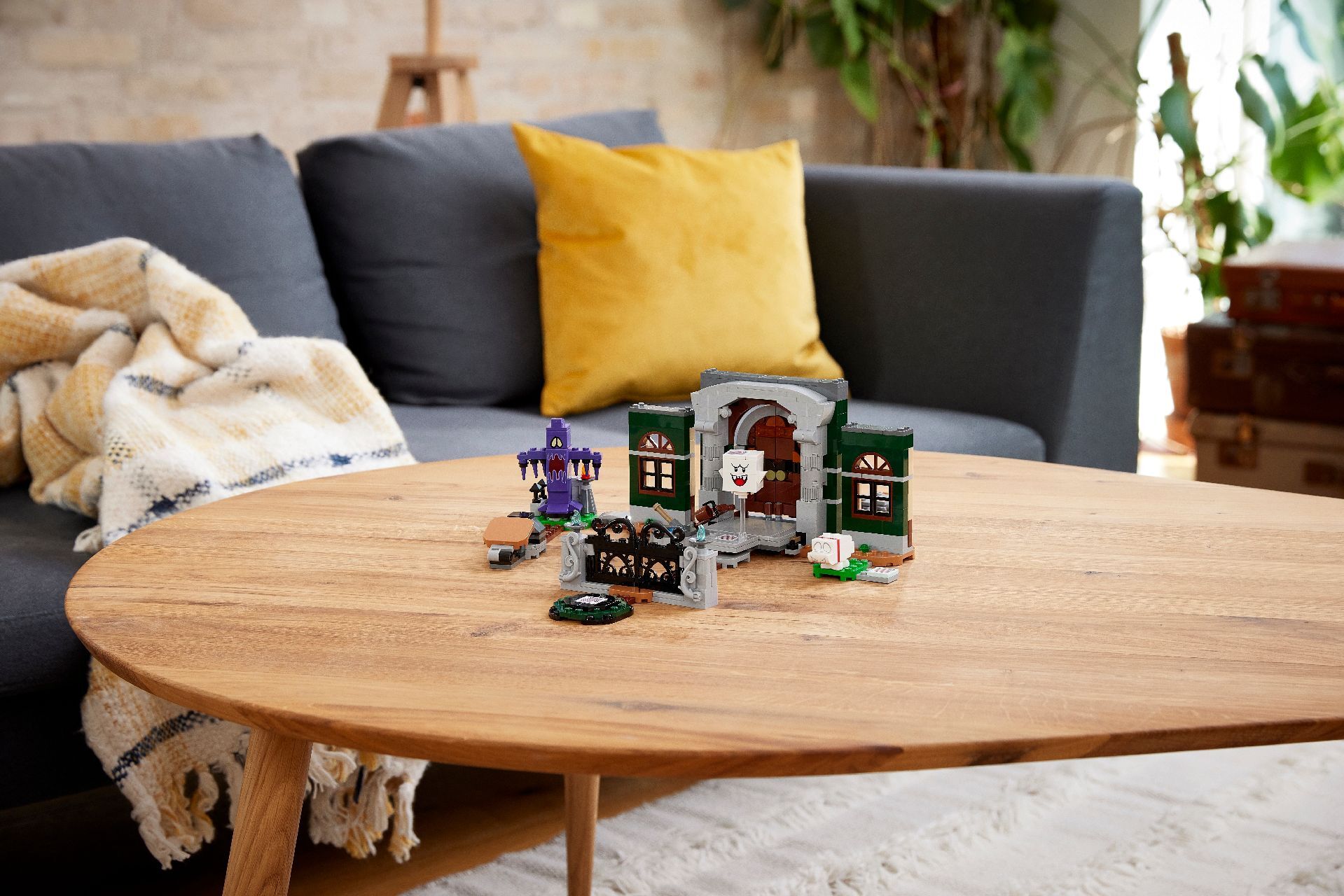 LEGO® Luigi’s Mansion™ Entryway Expansion Set