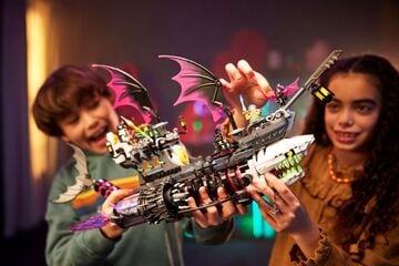 LEGO® Nightmare Shark Ship