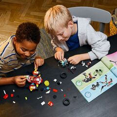 الآلي النمر الخاص بكوبر وسيارة زيرو المعدّلة من LEGO®