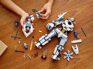LEGO® NINJAGO® Zane's Titan Mech Battle